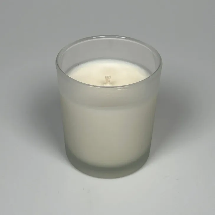 Świeca sojowa zapachowa w szkle biały szron - bawełniany knot 245 ml